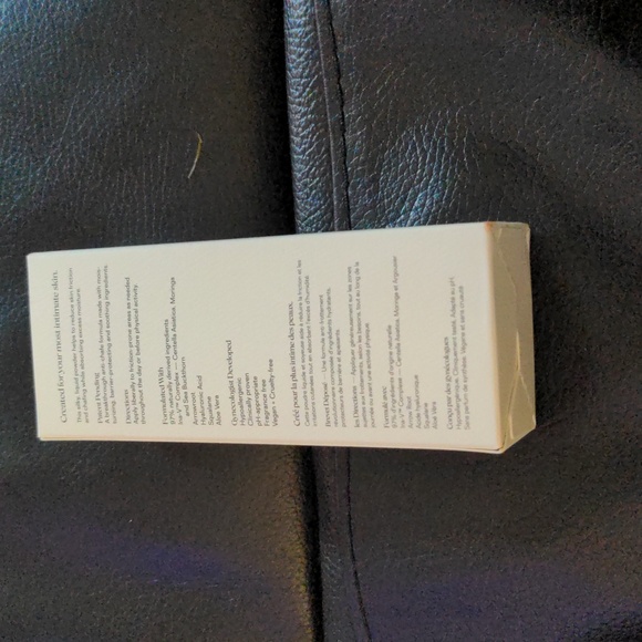 Ina Anti-Chafe Liquid Powder - Picture 3 of 4